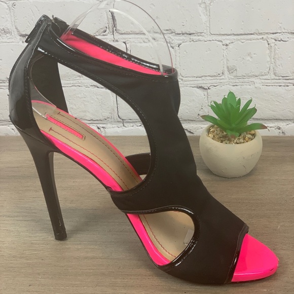 BCBG BLACK AND HOT PINK HEELS!!! - Picture 2 of 5